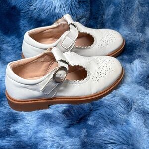 Girls size 2 white Mary Jane dress shoes